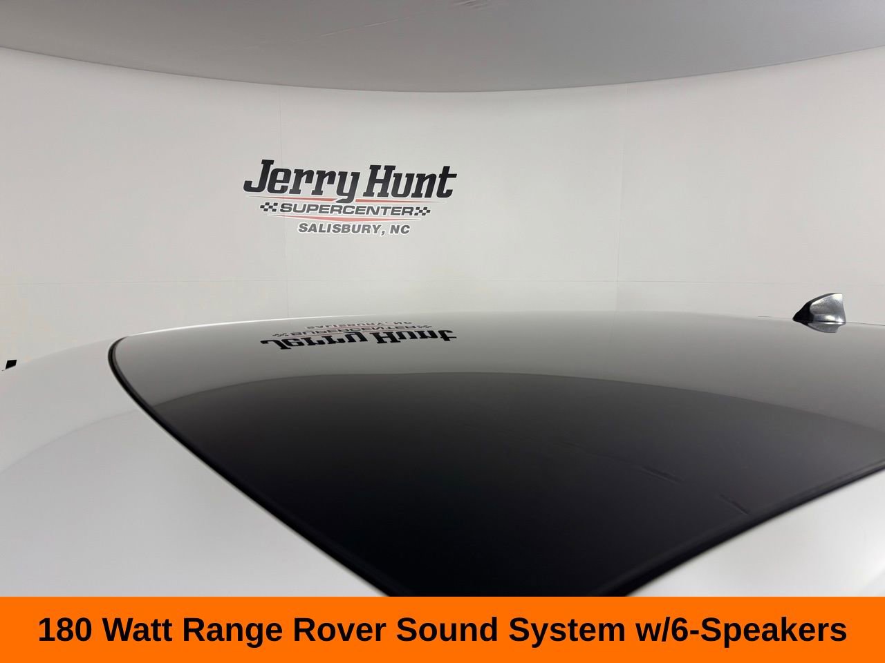 Used 2020 Land Rover Range Rover Evoque R-Dynamic SE image 13