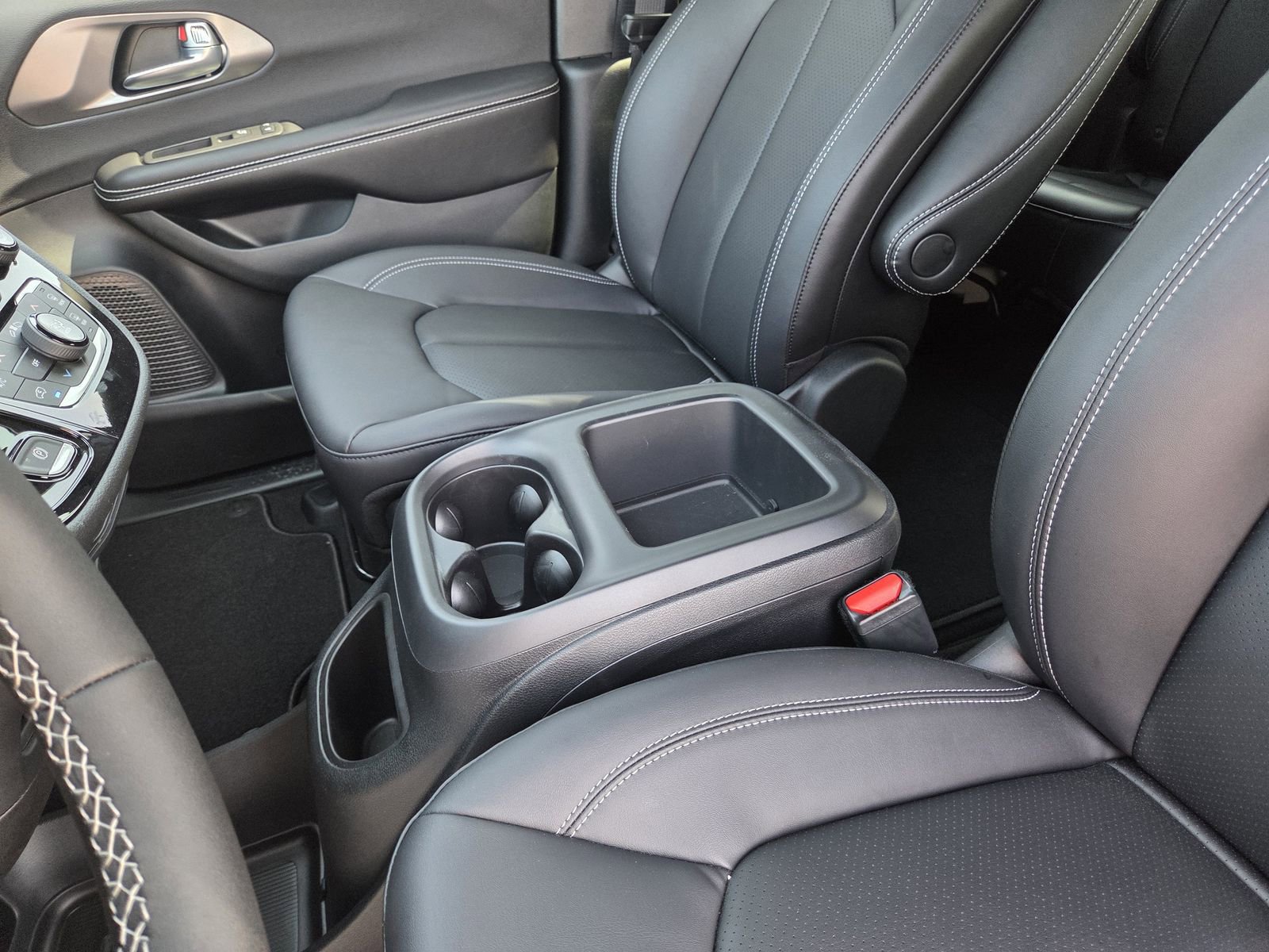 New 2026 Chrysler Pacifica Select FWD image 27