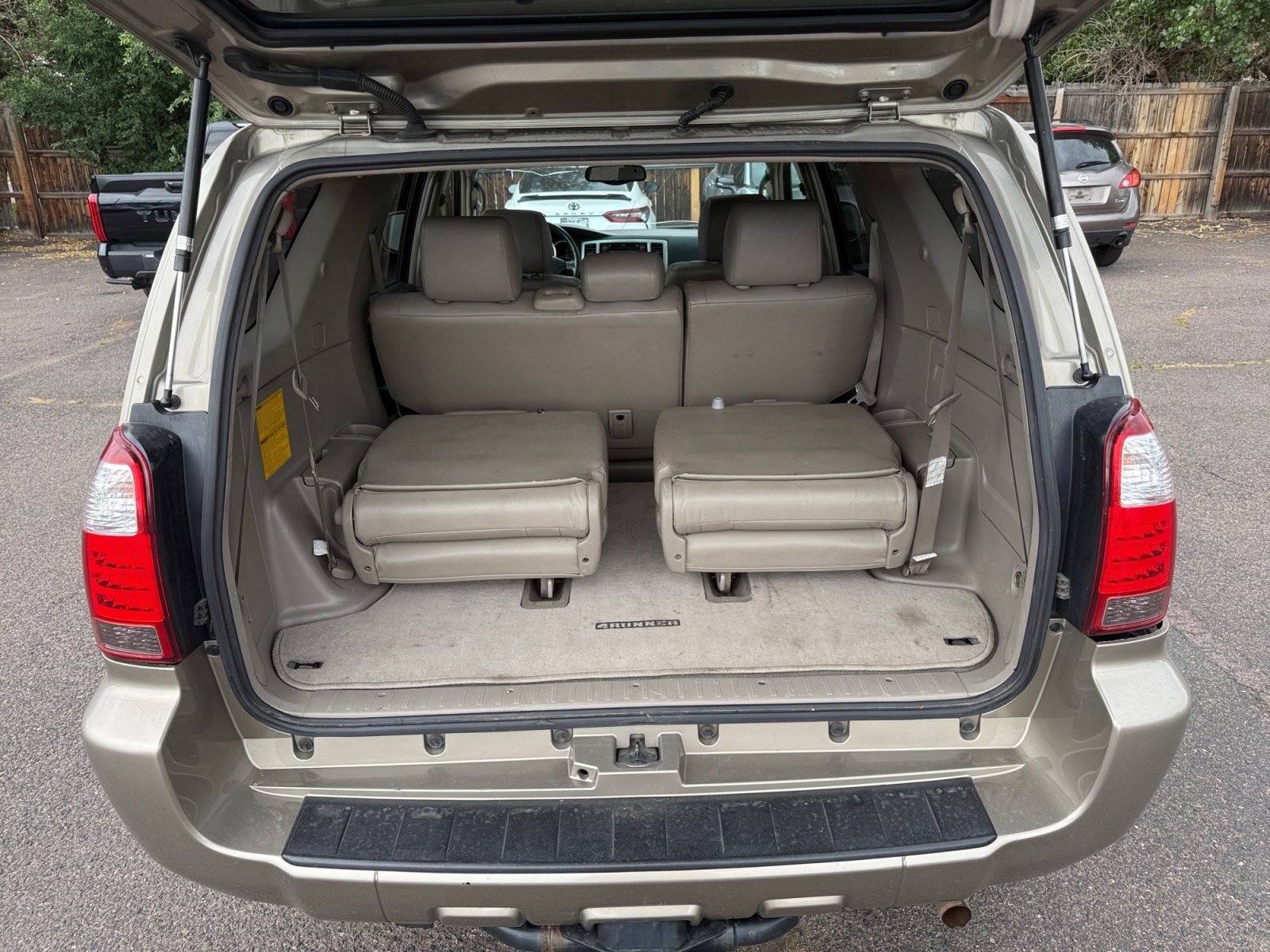 Used 2006 Toyota 4Runner Limited AWD/4WD image 32