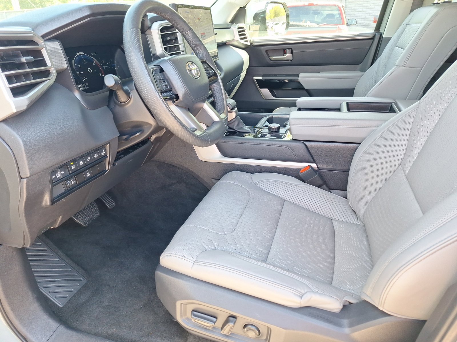 Used 2024 Toyota Tundra Limited w/ Power Package AWD/4WD image 17