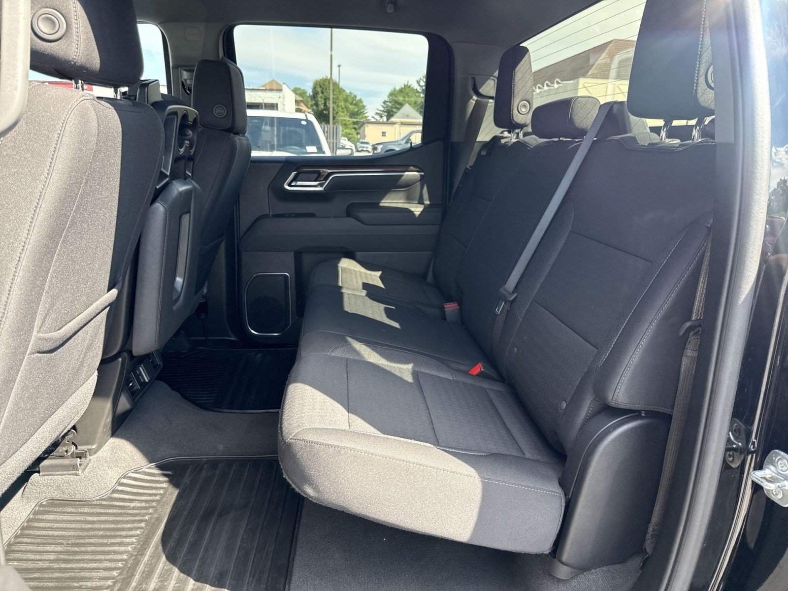 Used 2025 Chevrolet Silverado 1500 LT AWD/4WD image 21
