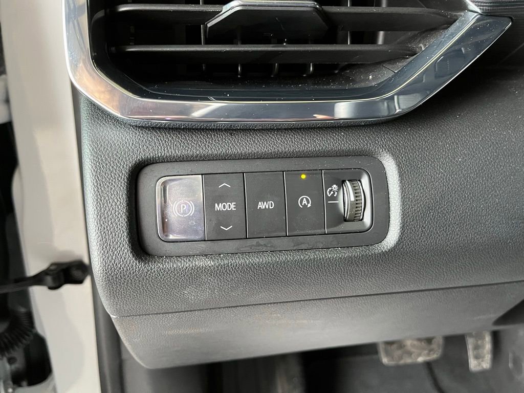 Used 2025 GMC Acadia Elevation image 25