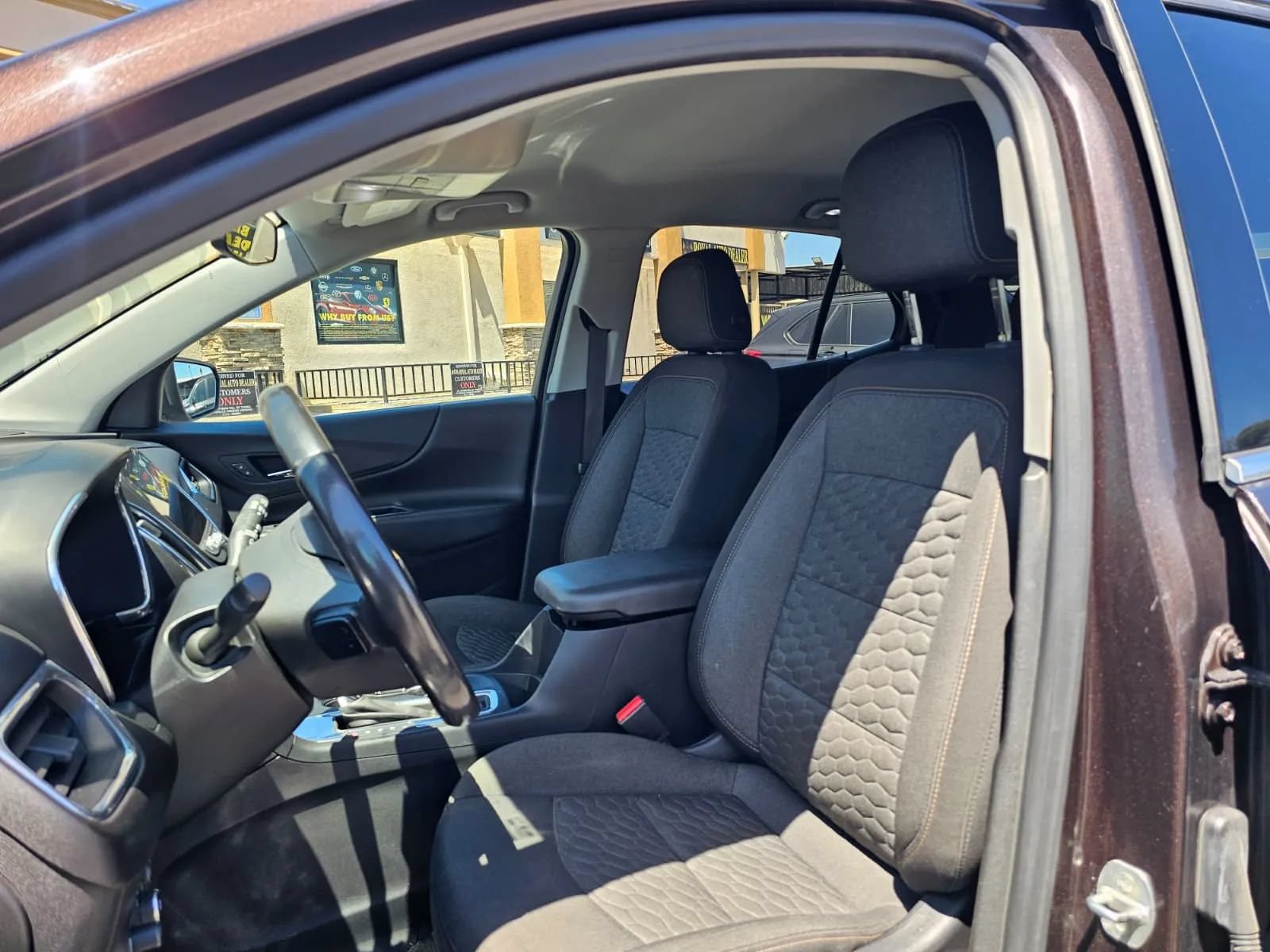 Used 2020 Chevrolet Equinox LT FWD image 9