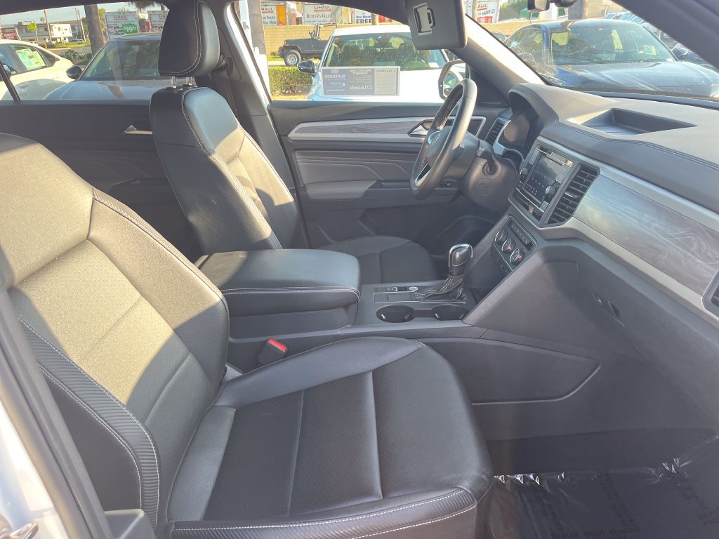 Used 2023 Volkswagen Atlas Cross Sport SE FWD image 45