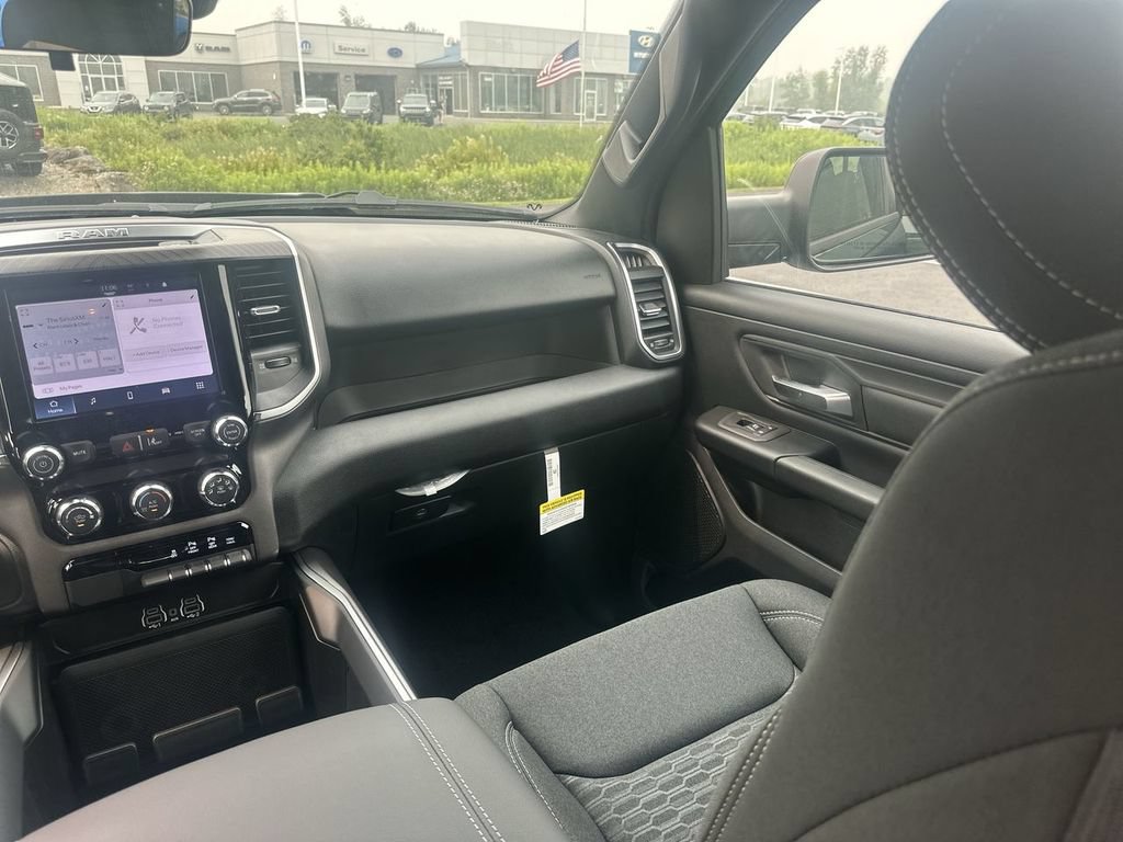 New 2026 RAM 1500 Express AWD/4WD image 11