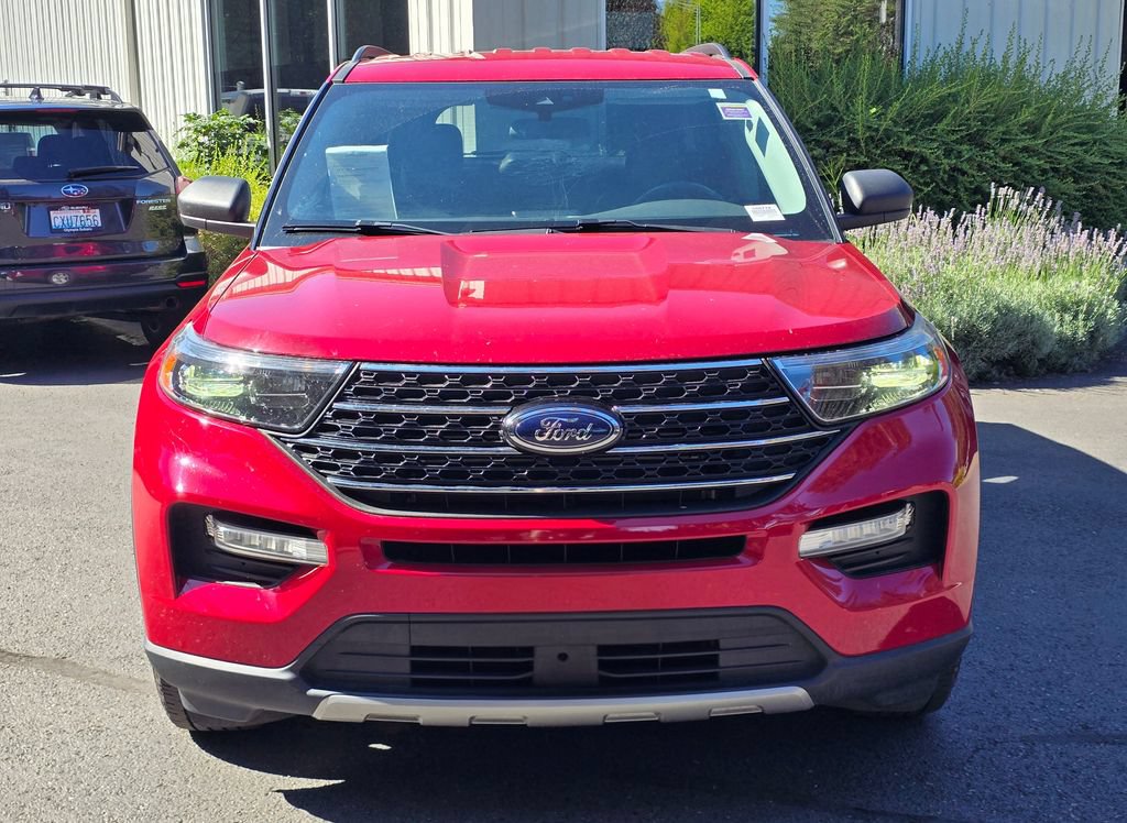 Used 2020 Ford Explorer XLT w/ Equipment Group 202A AWD/4WD image 2