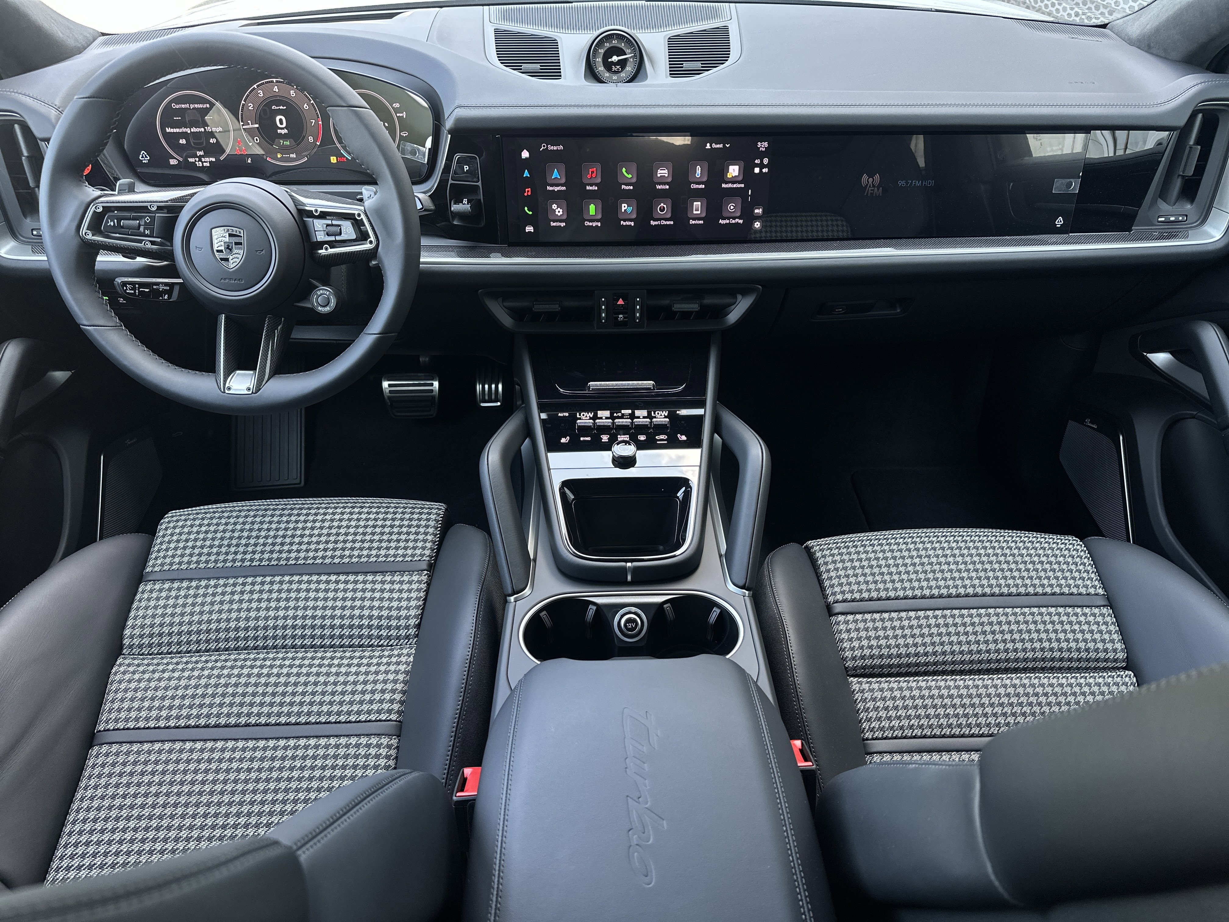 New 2025 Porsche Cayenne Turbo image 6