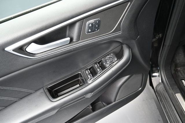 Used 2015 Ford Edge Sport w/ Equipment Group 401A AWD/4WD image 17