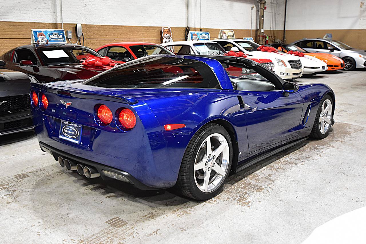 Used 2007 Chevrolet Corvette Coupe w/ Performance Package RWD image 12