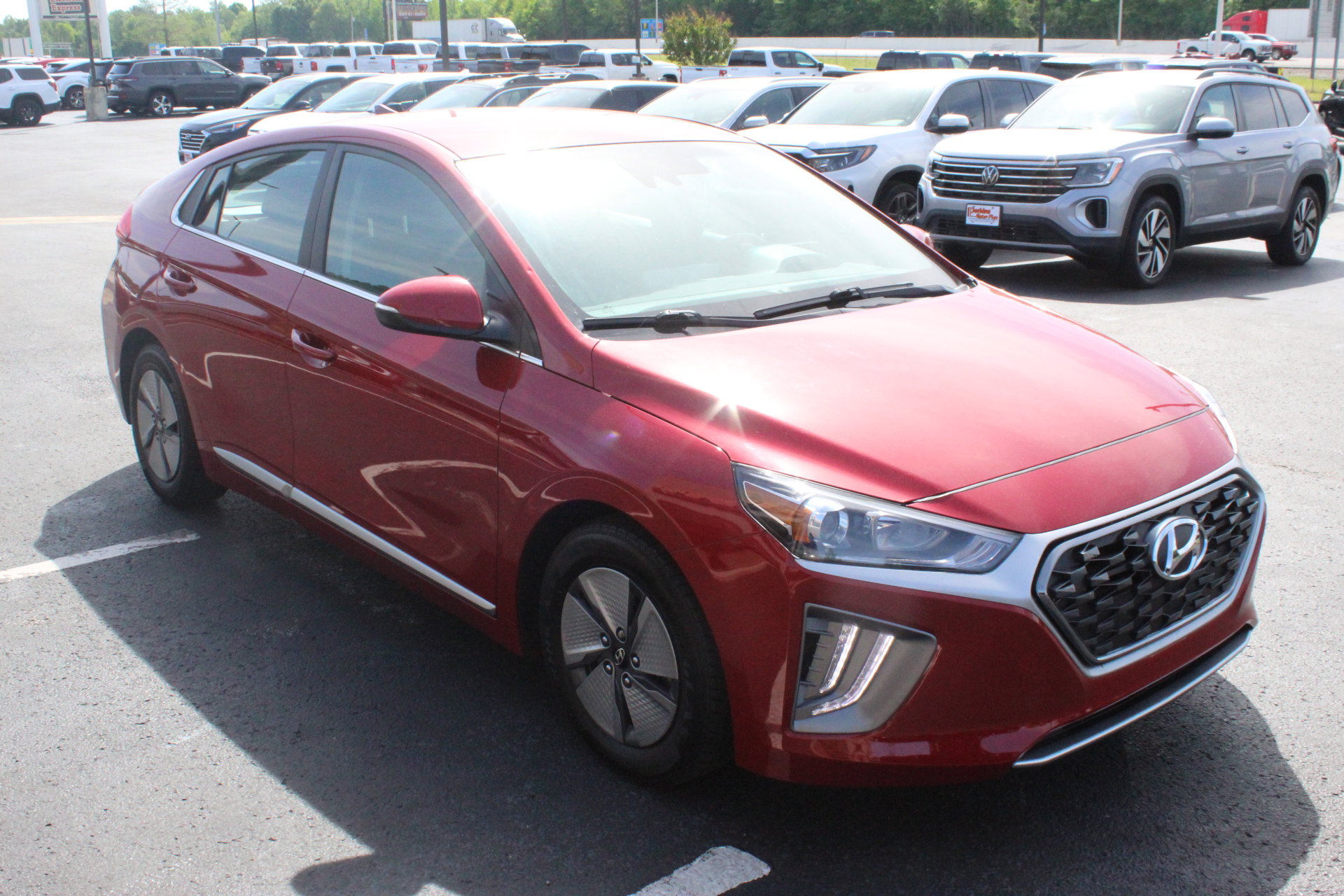 Used 2022 Hyundai Ioniq SE FWD image 4