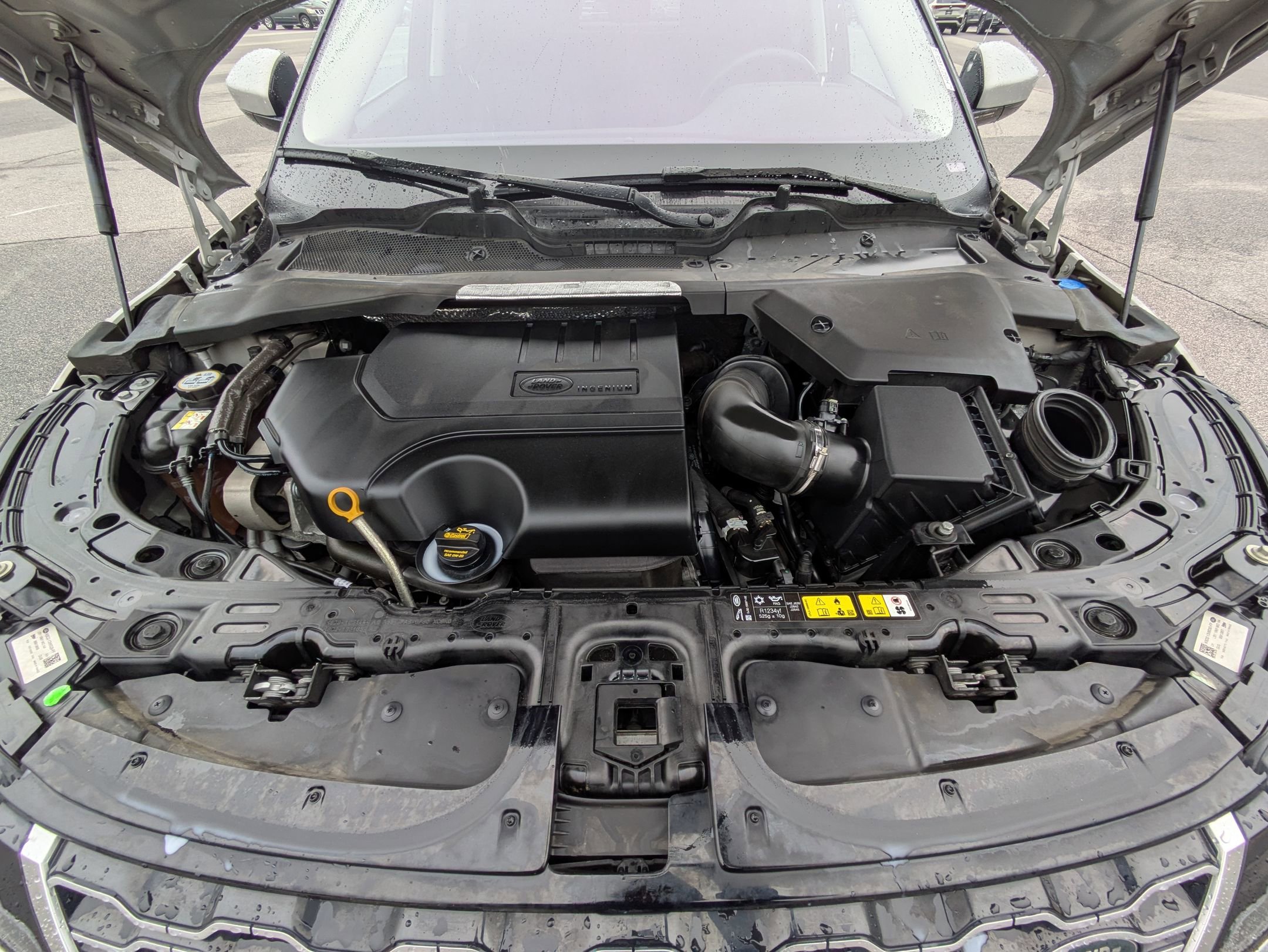 Used 2020 Land Rover Range Rover Evoque SE image 31