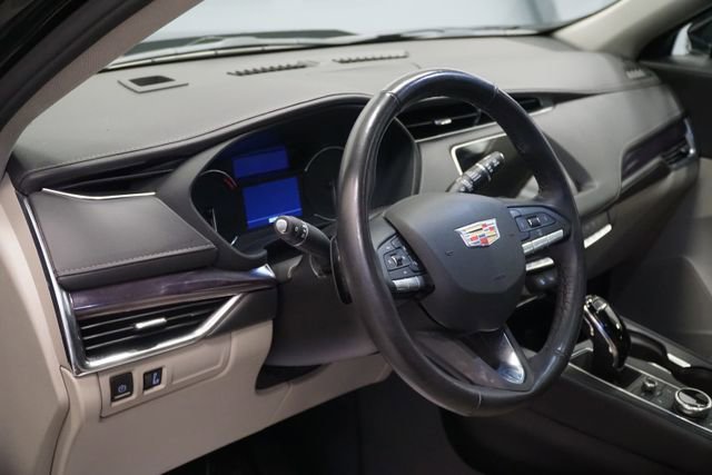Used 2022 Cadillac XT4 Luxury w/ Cold Weather Package image 12