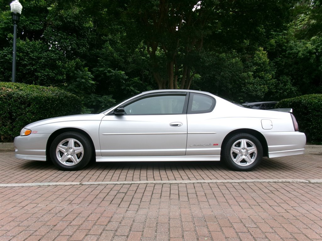 Used 2001 Chevrolet Monte Carlo SS w/ High Sport Appearance Pkg FWD image 5