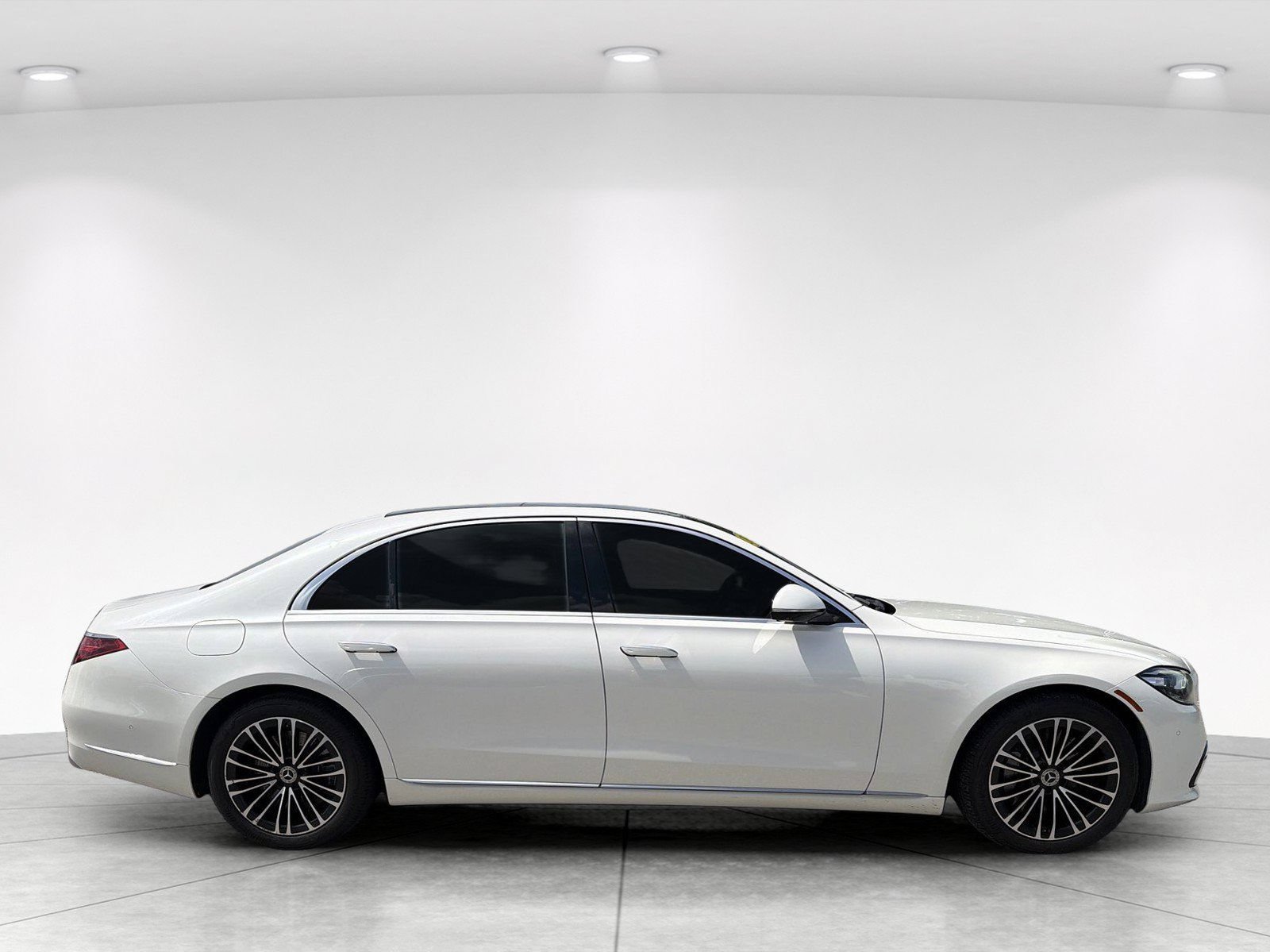 Used 2022 Mercedes-Benz S 580 4MATIC Sedan image 3