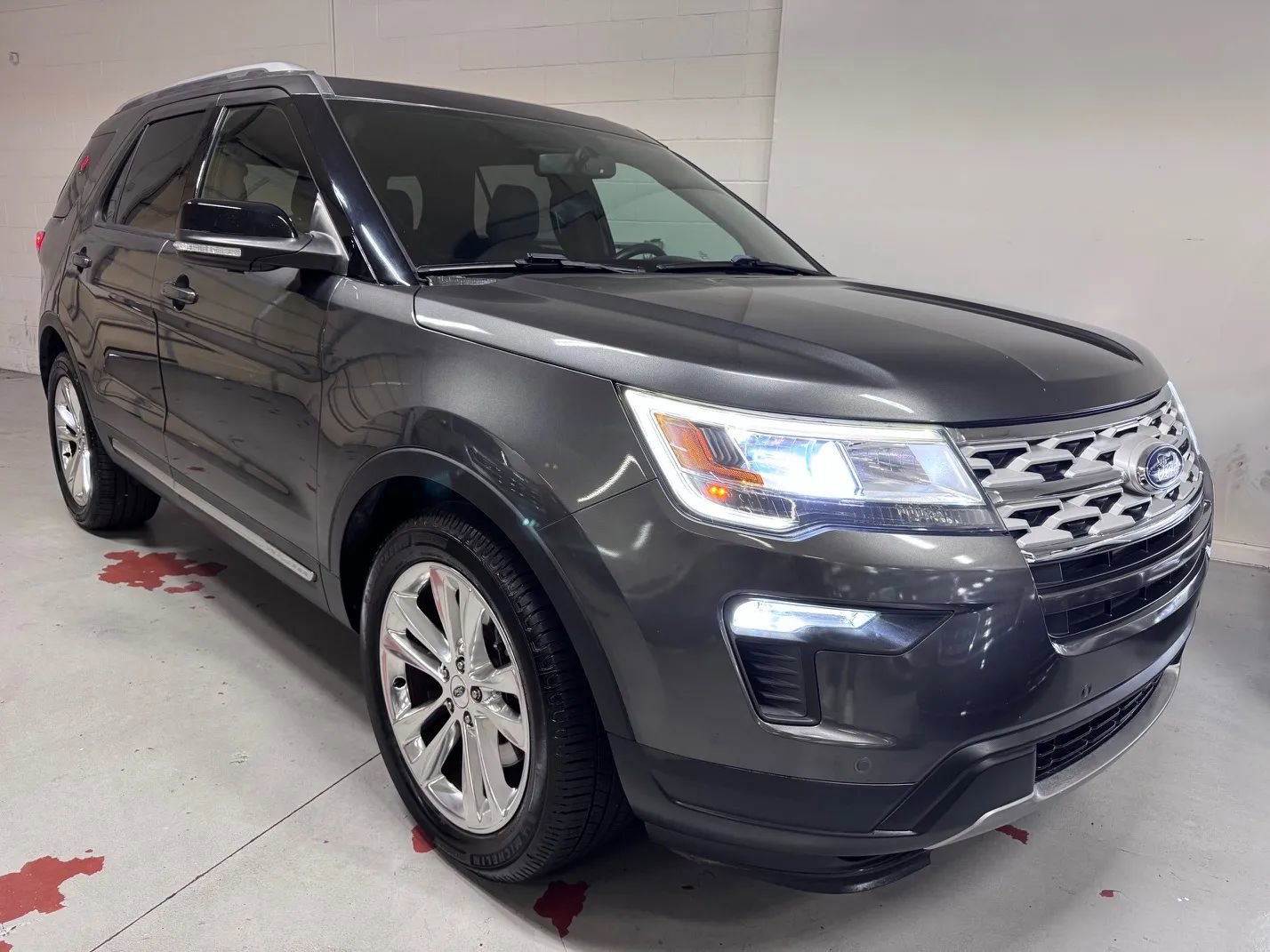 Used 2018 Ford Explorer XLT w/ Equipment Group 202A image 1