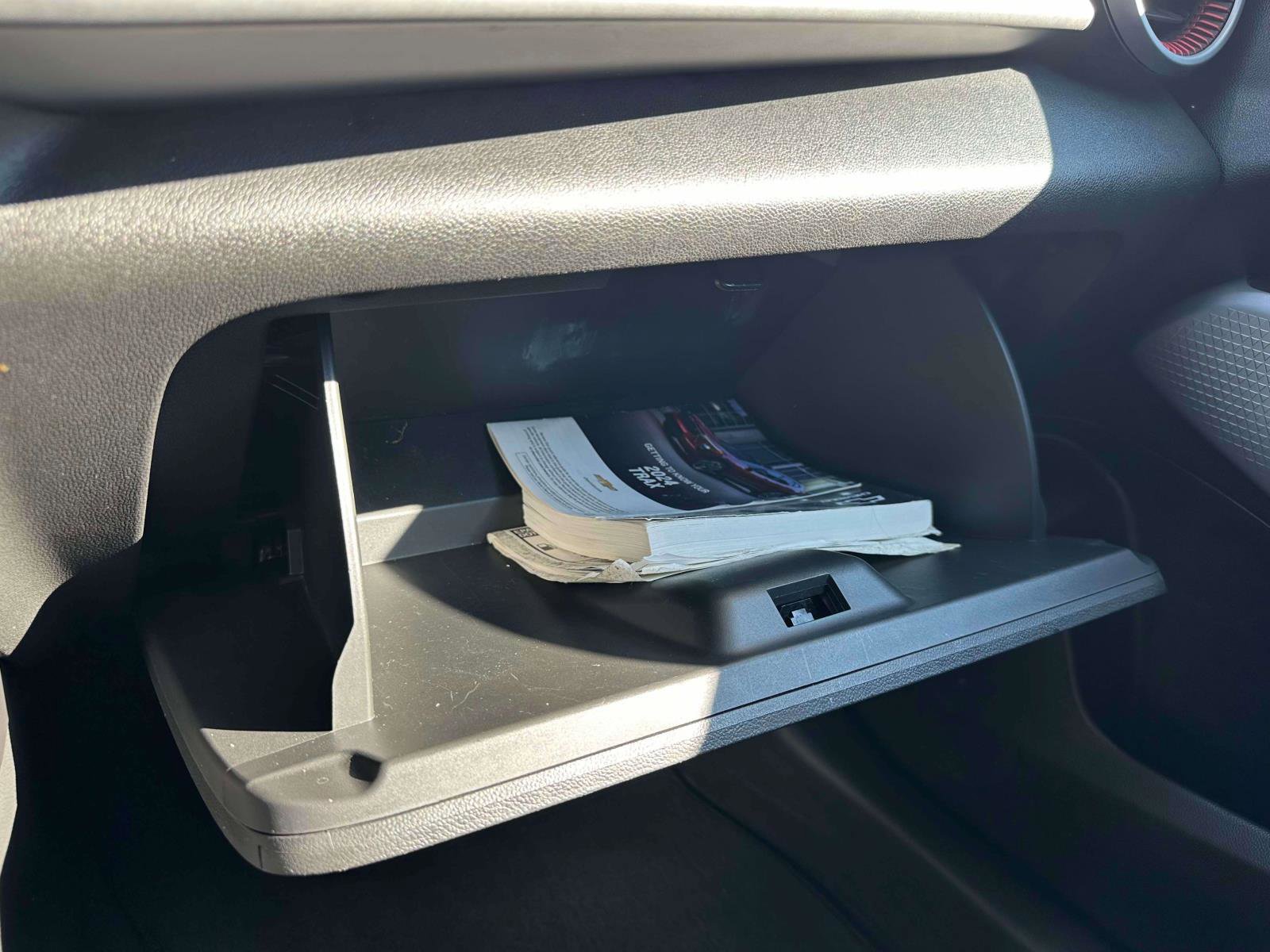 Used 2024 Chevrolet Trax RS image 31