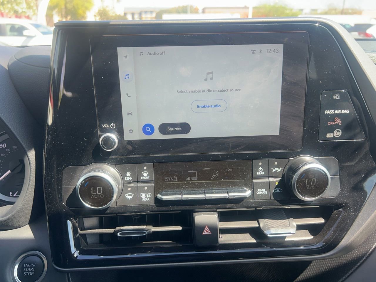 Used 2025 Toyota Highlander LE image 13