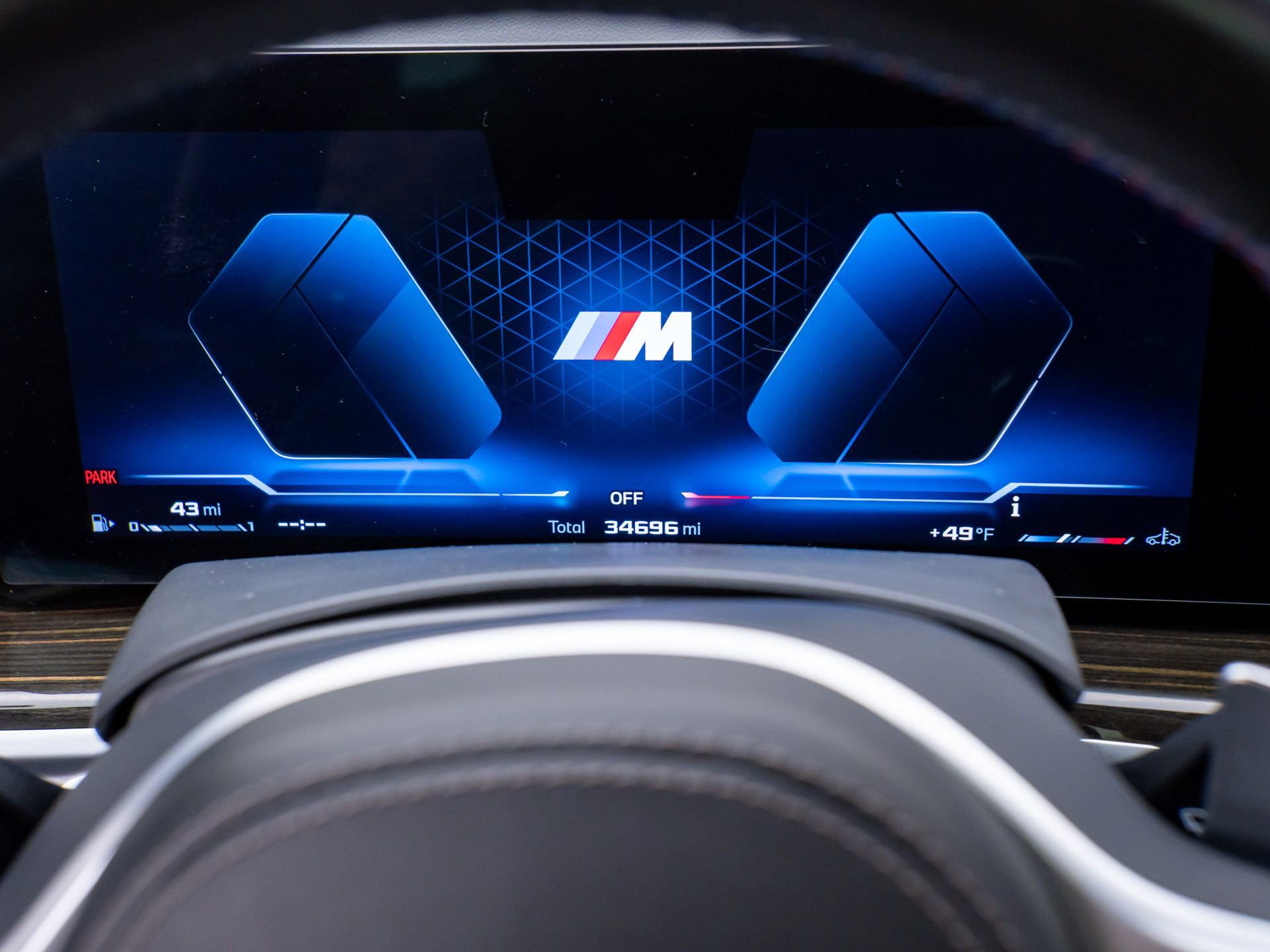 Used 2024 BMW X7 M60i w/ Executive Package image 21