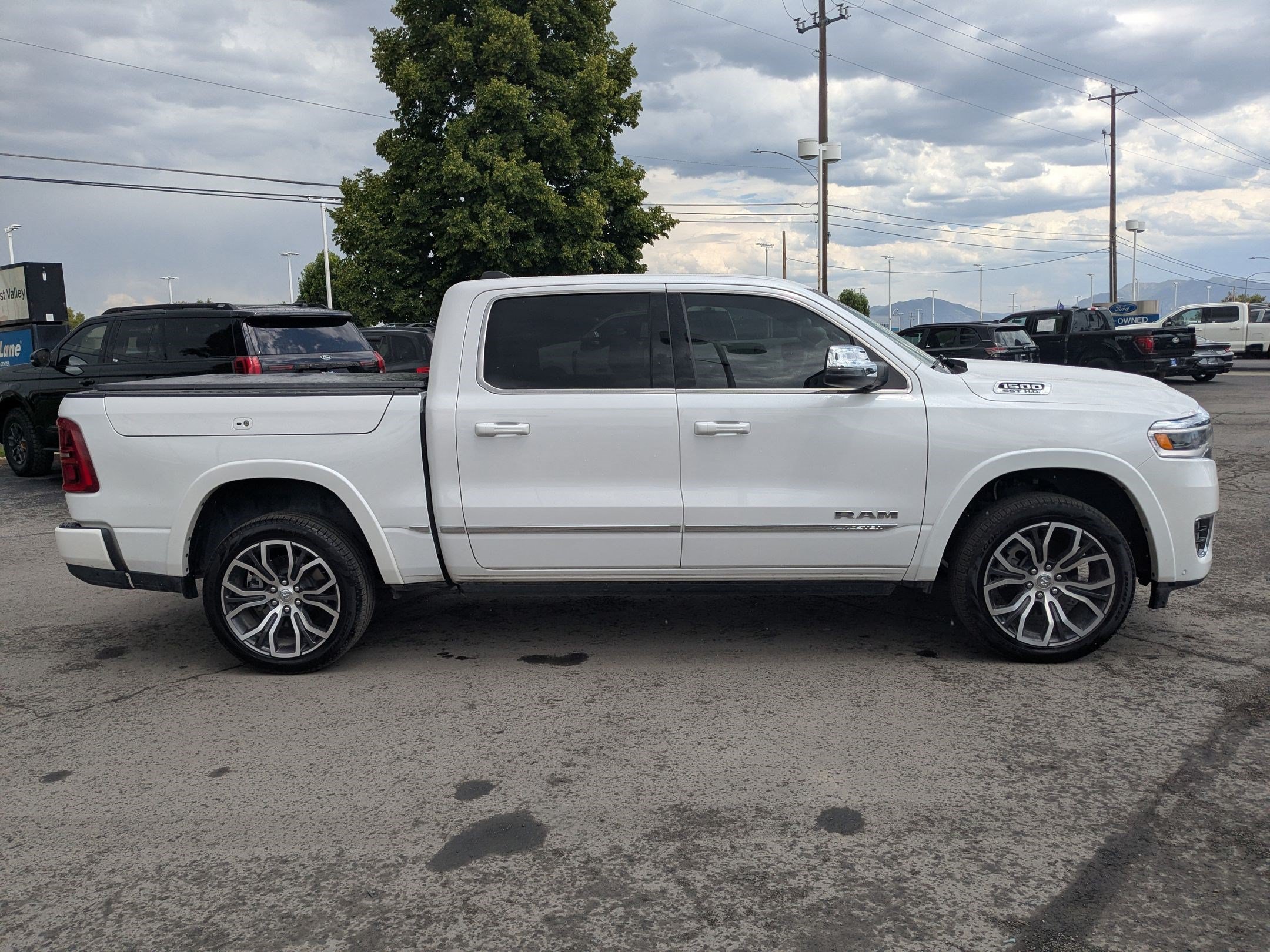 Used 2025 RAM 1500 Tungsten AWD/4WD image 2