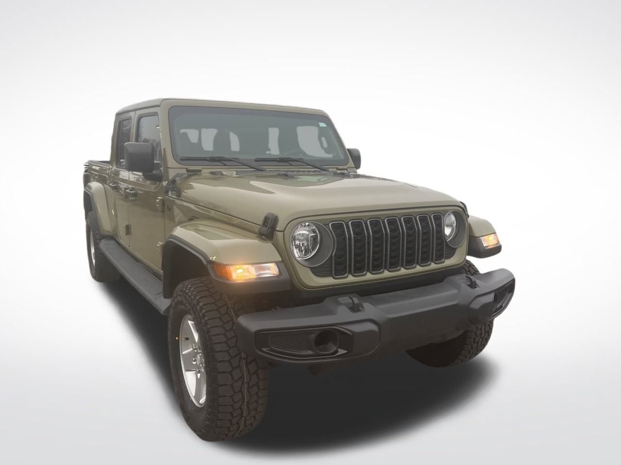 Used 2025 Jeep Gladiator Nighthawk image 9
