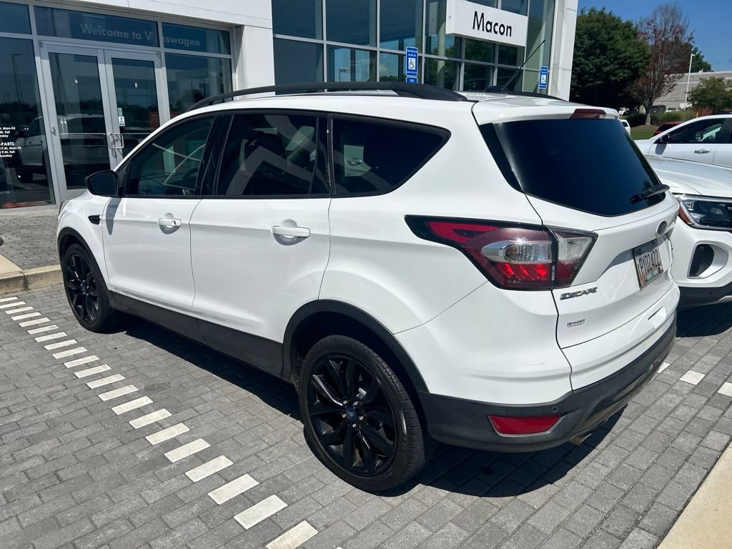 Used 2017 Ford Escape SE w/ Equipment Group 201A FWD image 9