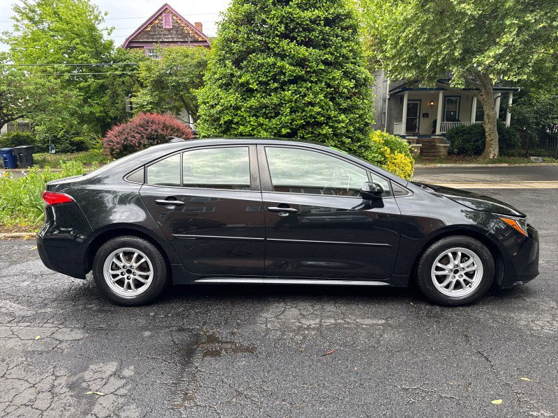 Used 2022 Toyota Corolla LE w/ Premium Interior Package FWD image 6