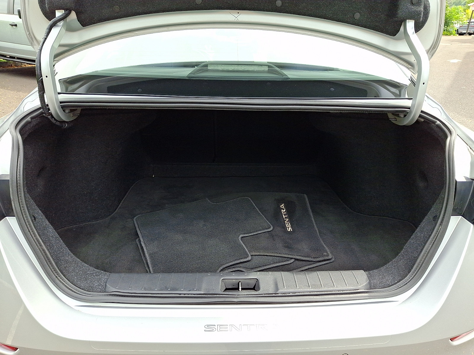Certified 2022 Nissan Sentra SV w/ All-Weather Package FWD image 27