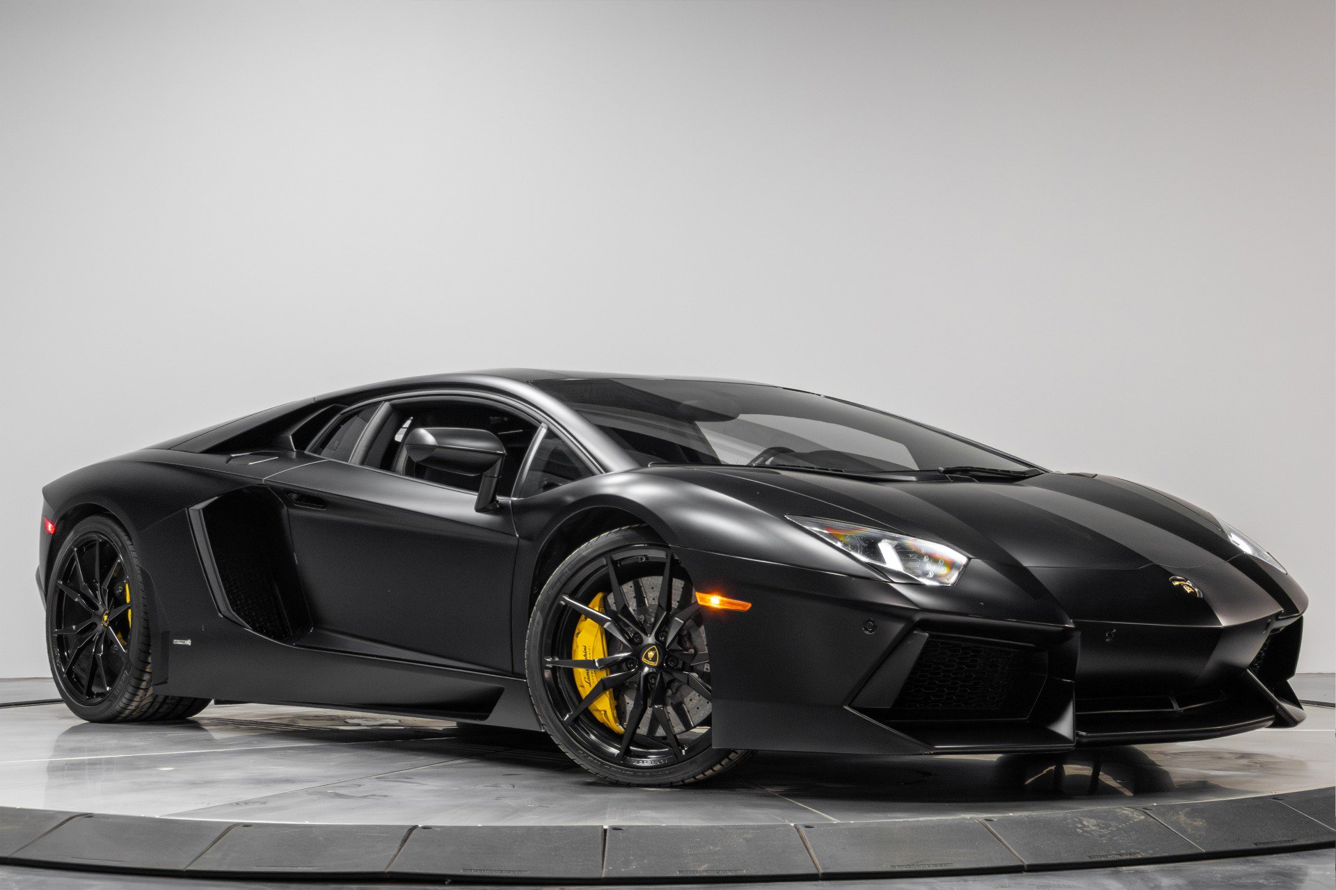 Used 2014 Lamborghini Aventador LP 700-4 image 38