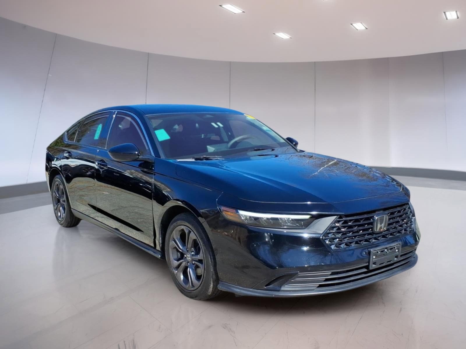 Used 2023 Honda Accord EX image 1