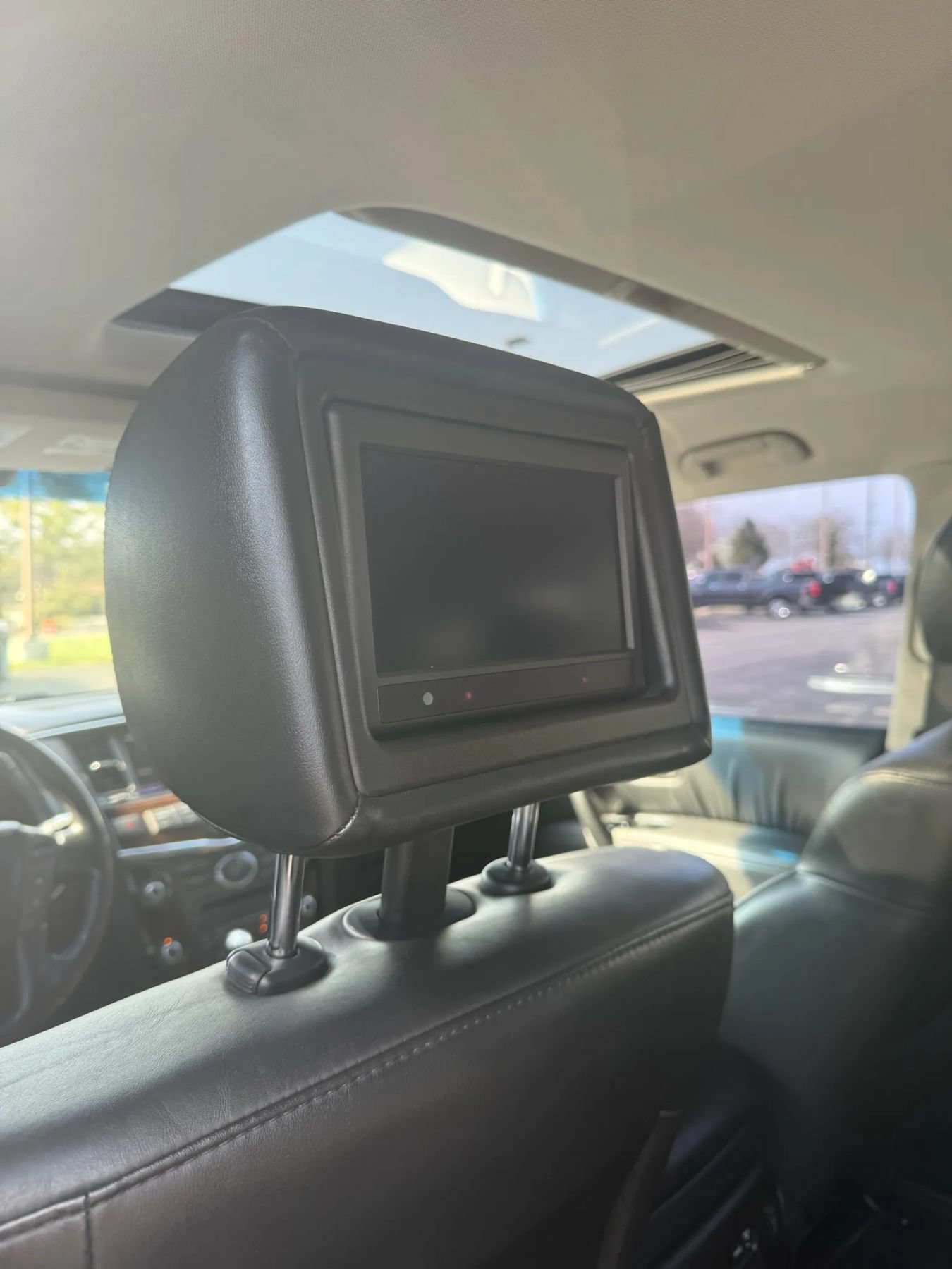 Used 2012 INFINITI QX56 4WD w/ Deluxe Touring Pkg image 43