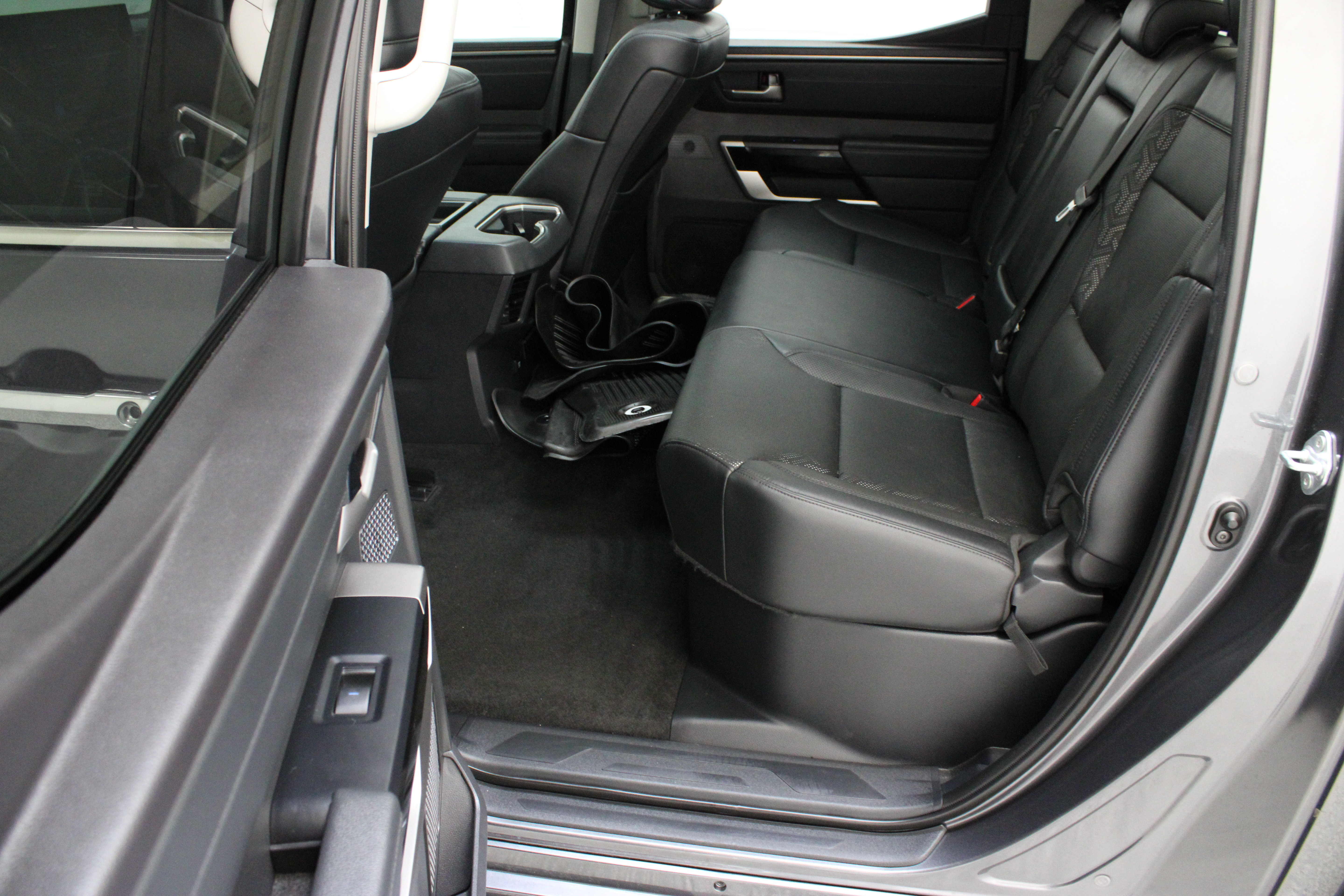 Used 2024 Toyota Tundra Limited AWD/4WD image 33