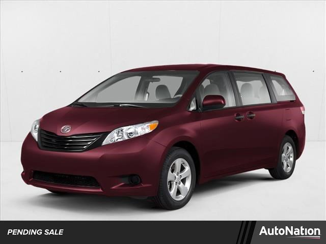 Used 2012 Toyota Sienna XLE image 1