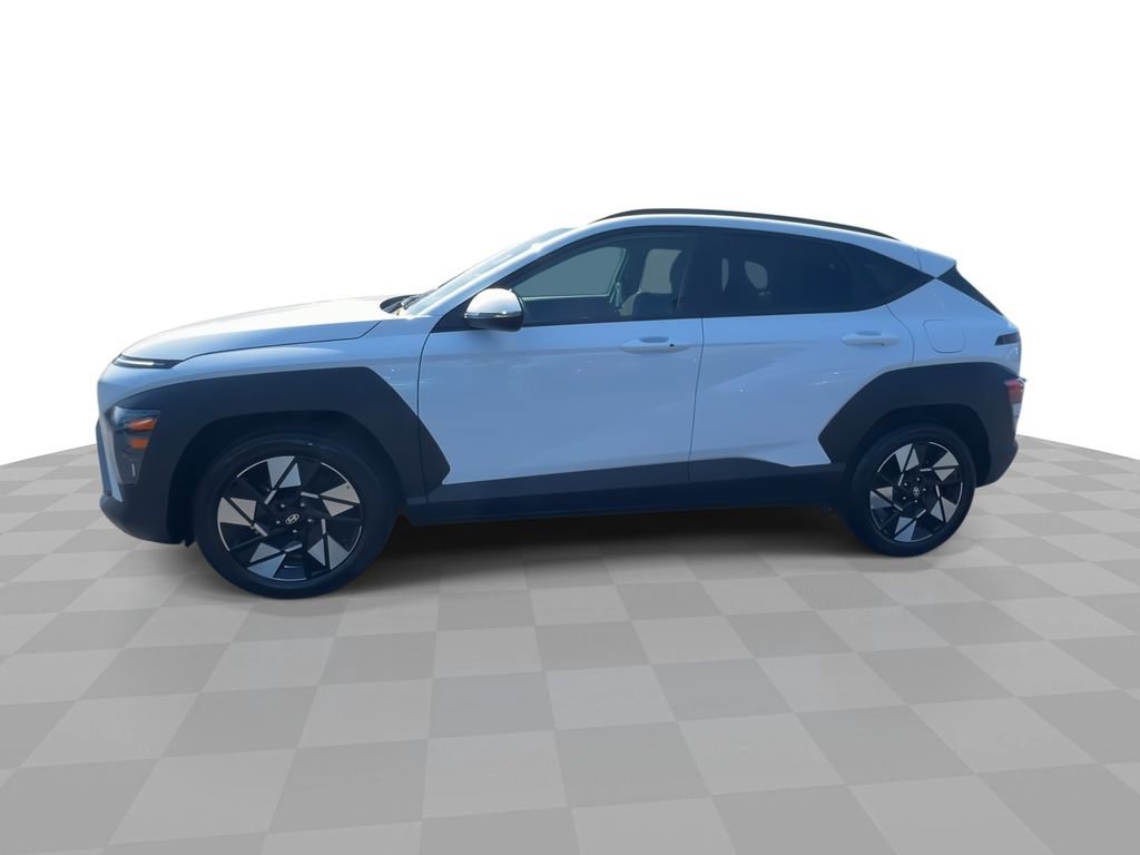 Used 2025 Hyundai Kona SEL FWD image 4