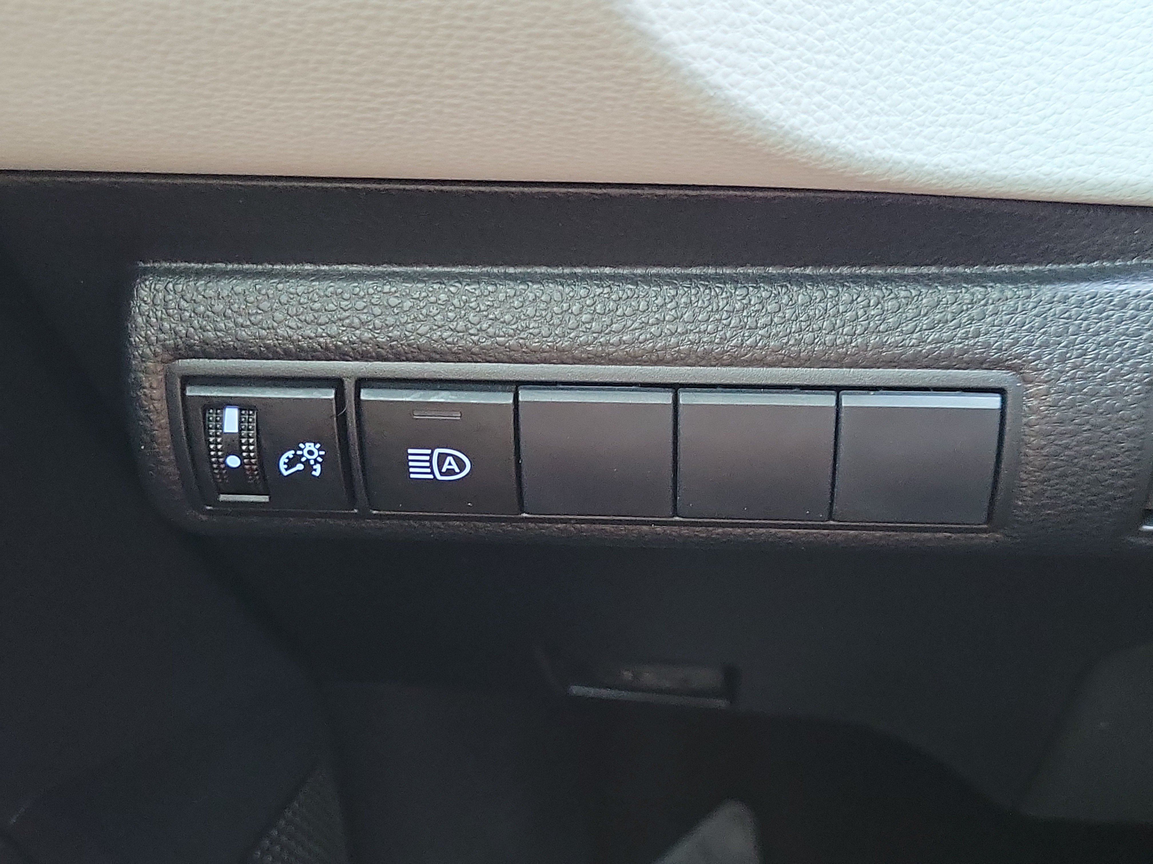 Used 2021 Toyota Corolla SE FWD image 24