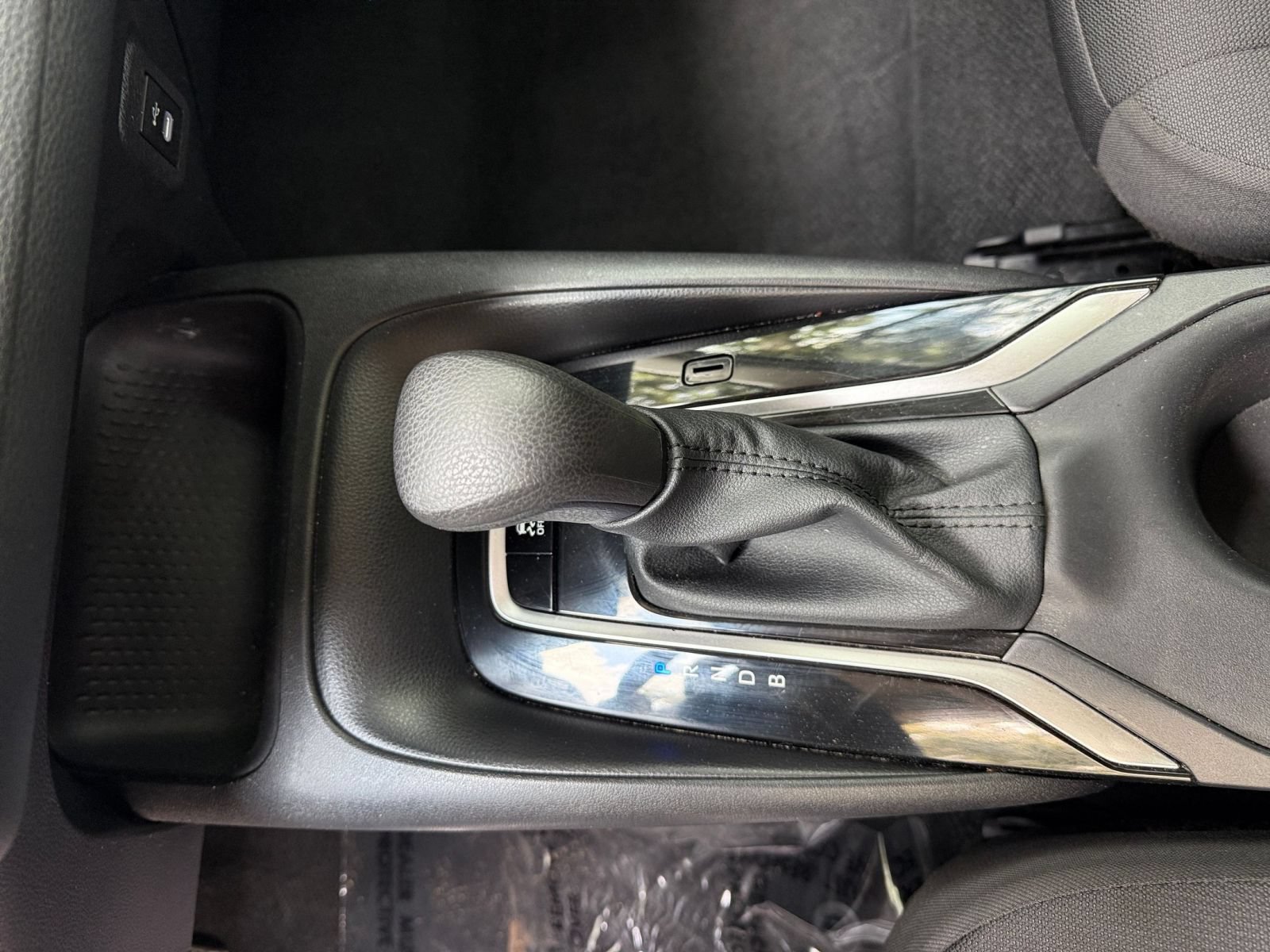 Used 2025 Toyota Corolla LE FWD image 37