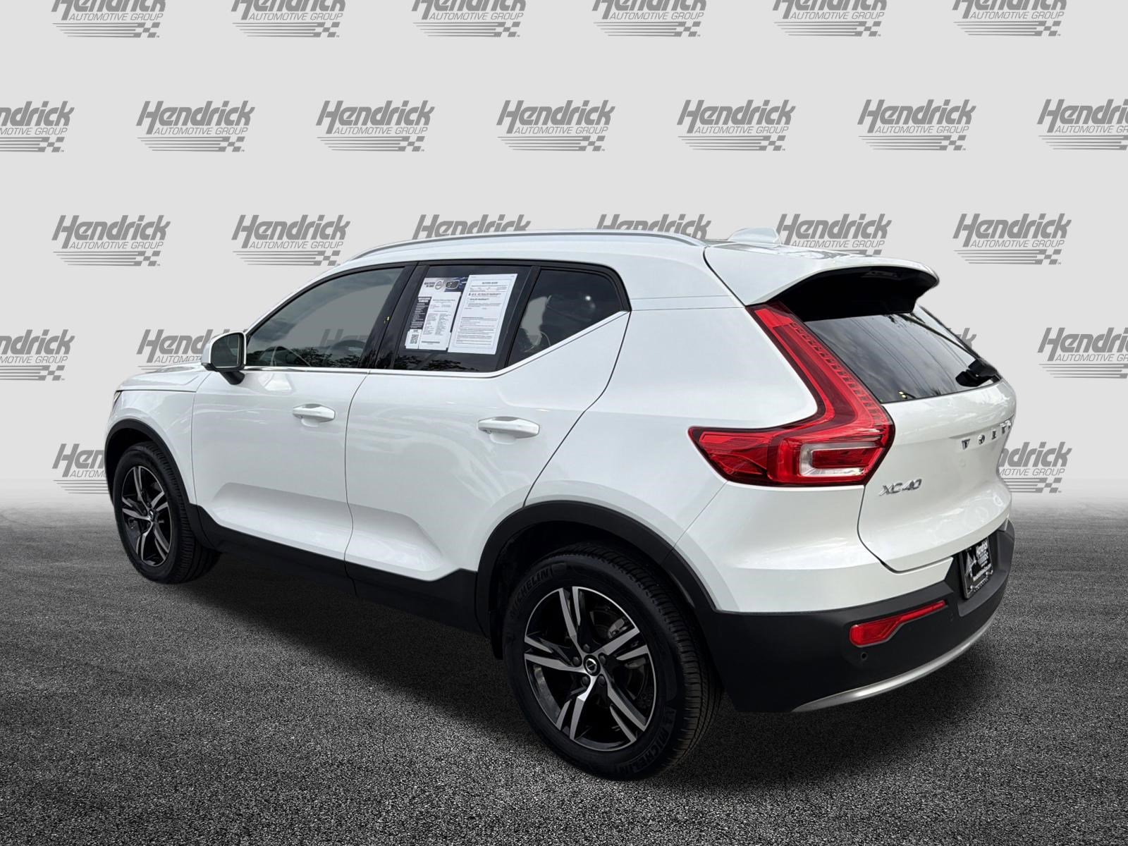 Certified 2025 Volvo XC40 B5 Core AWD/4WD image 10