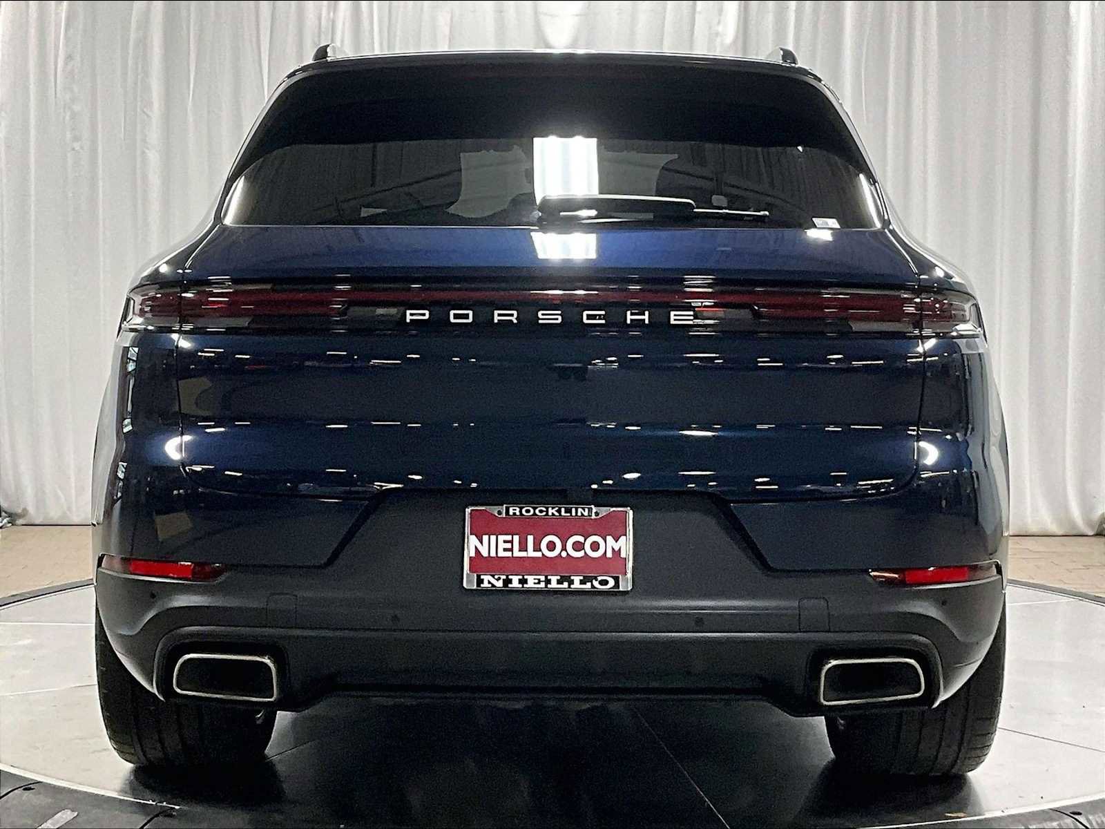 Used 2024 Porsche Cayenne image 9