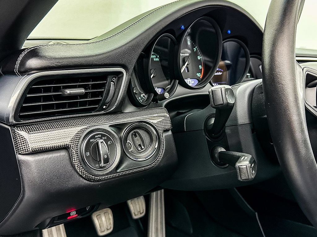 Used 2019 Porsche 911 Speedster RWD image 16