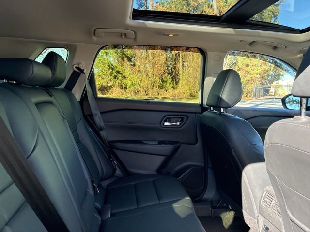 Used 2023 Nissan Rogue SL w/ SL Premium Package image 24