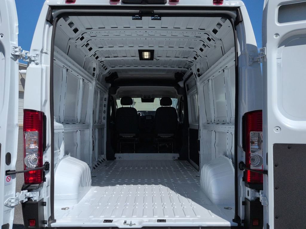 Used 2026 RAM ProMaster 2500 w/ Convenience Group FWD image 12
