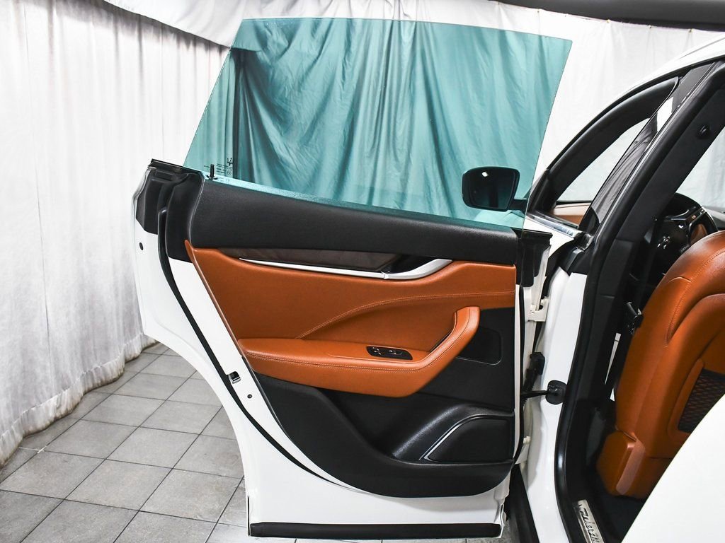 Used 2021 Maserati Levante image 12