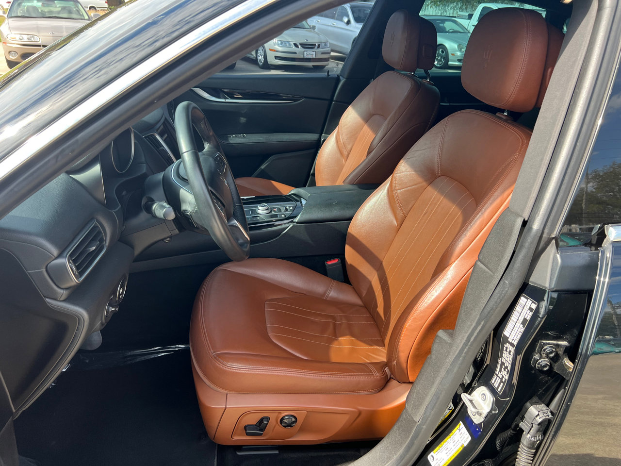 Used 2018 Maserati Levante image 14