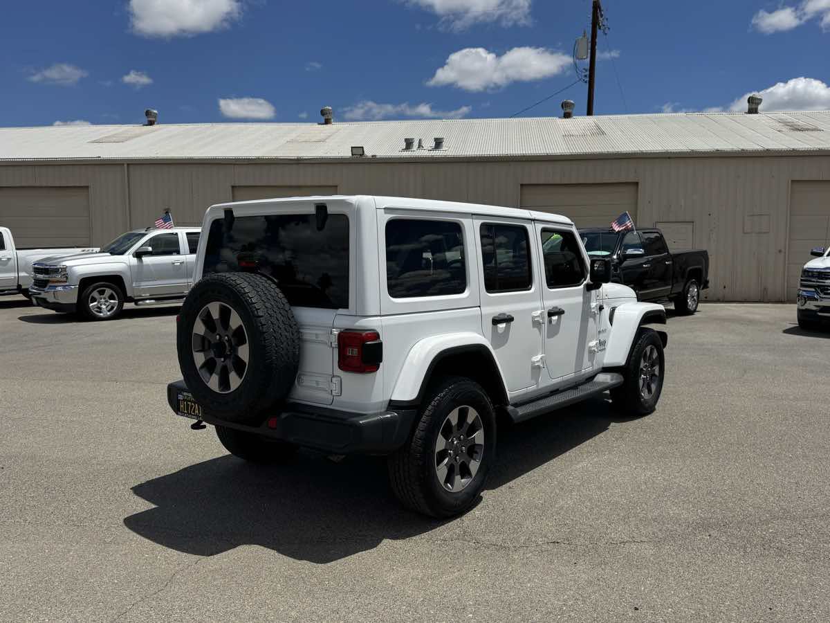 Used 2018 Jeep Wrangler Unlimited Sahara w/ LED Lighting Group AWD/4WD image 9
