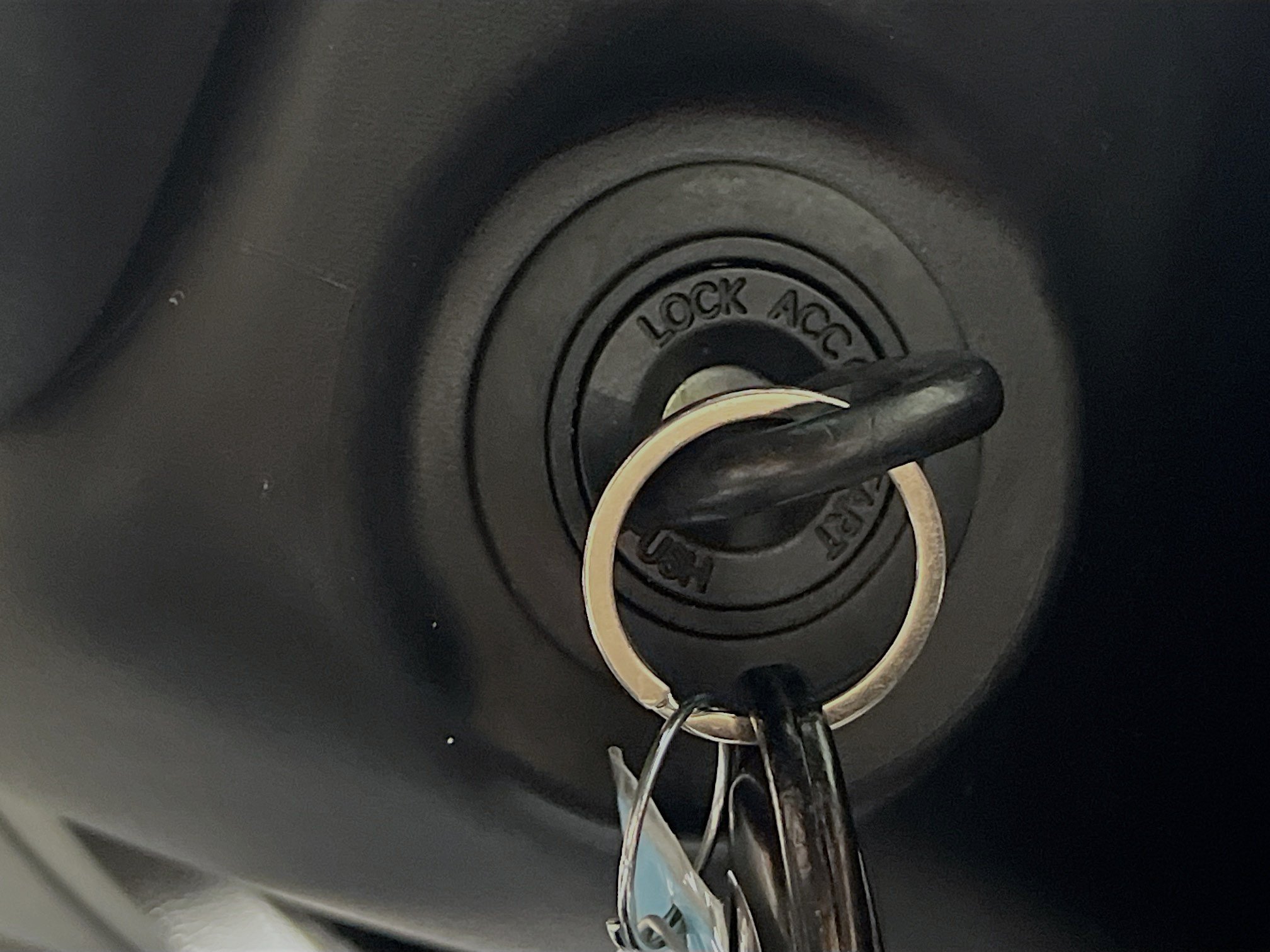Used 2017 Hyundai Veloster FWD image 23