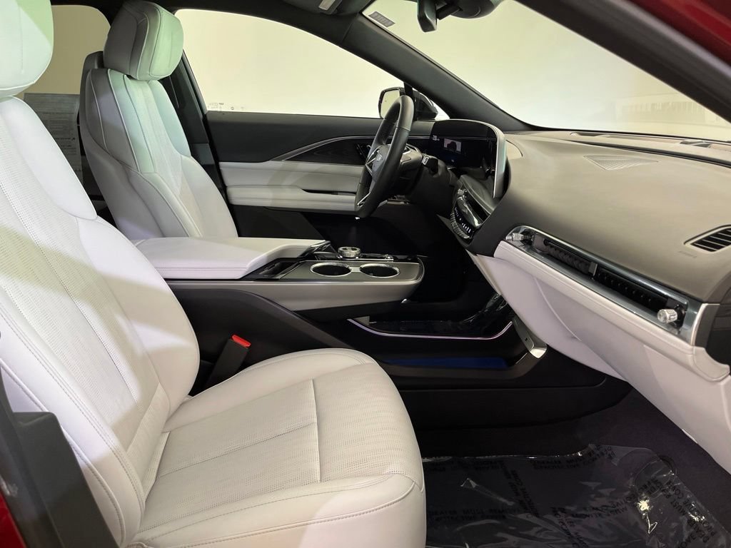 Certified 2024 Cadillac Lyriq Sport w/ LPO, Floor Liner Package AWD/4WD image 10