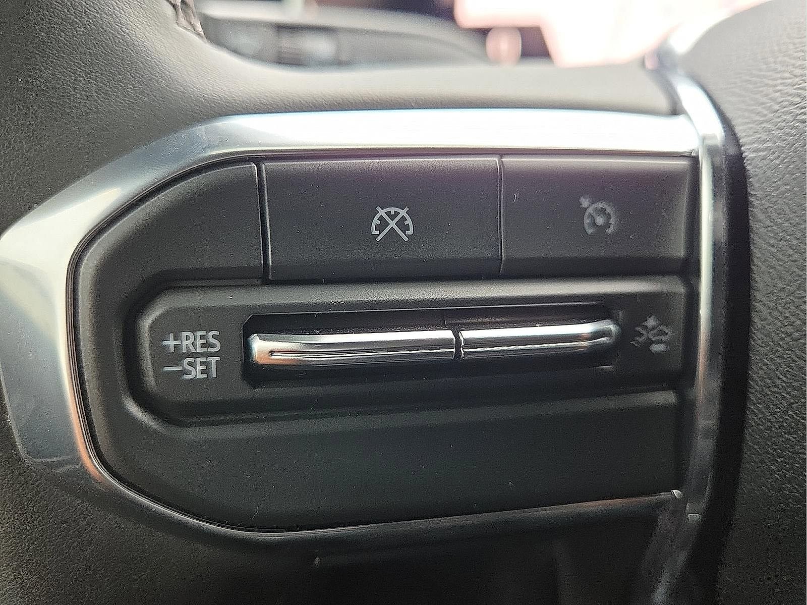 Used 2025 GMC Canyon Elevation w/ Convenience Package image 18