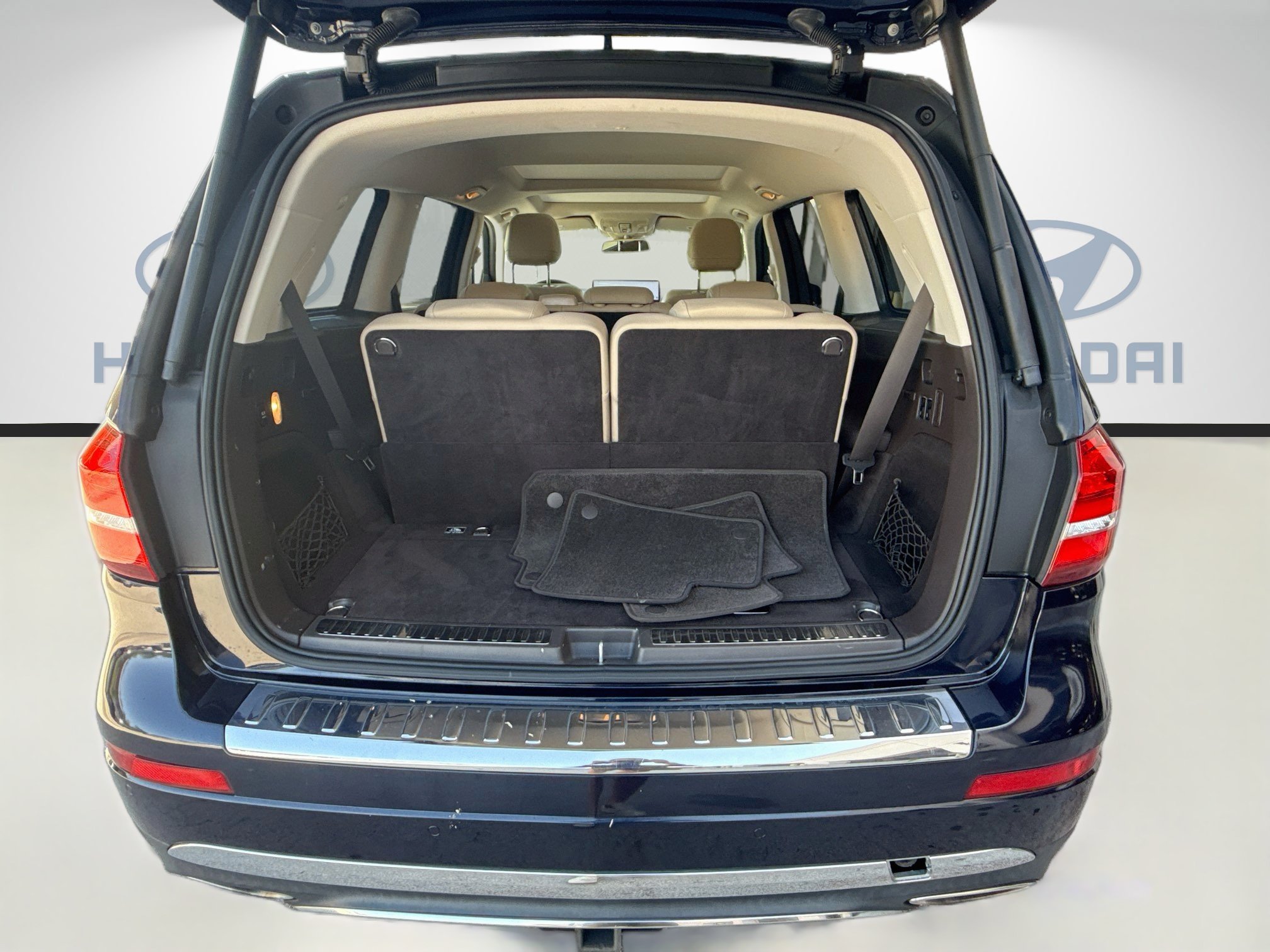 Used 2018 Mercedes-Benz GLS 450 4MATIC w/ Premium Package image 25