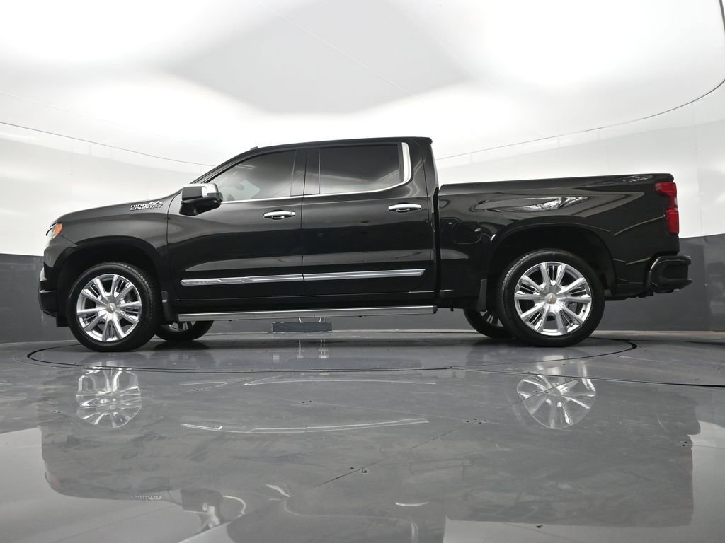 Used 2025 Chevrolet Silverado 1500 High Country AWD/4WD image 28