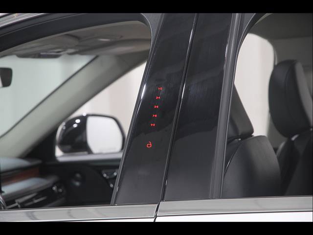 Used 2023 Lincoln Aviator Reserve w/ Equipment Group 201A AWD/4WD image 4