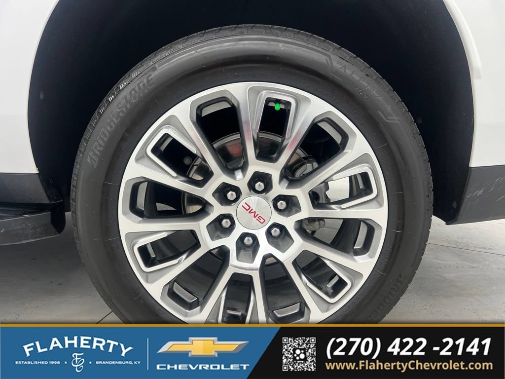Used 2025 GMC Yukon XL Denali AWD/4WD image 18